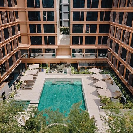 Nysa Hotel Bangkok Sukhumvit 11 Екстер'єр фото The hotel's courtyard