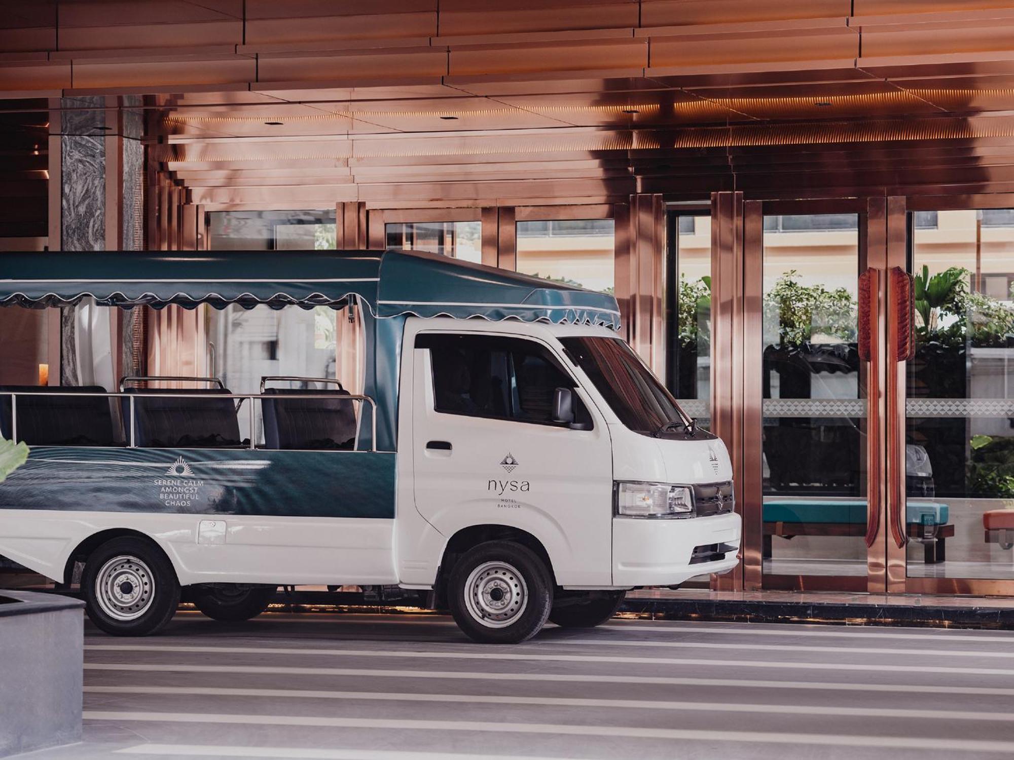 Nysa Hotel Bangkok Sukhumvit 11 Екстер'єр фото Daihatsu Mira