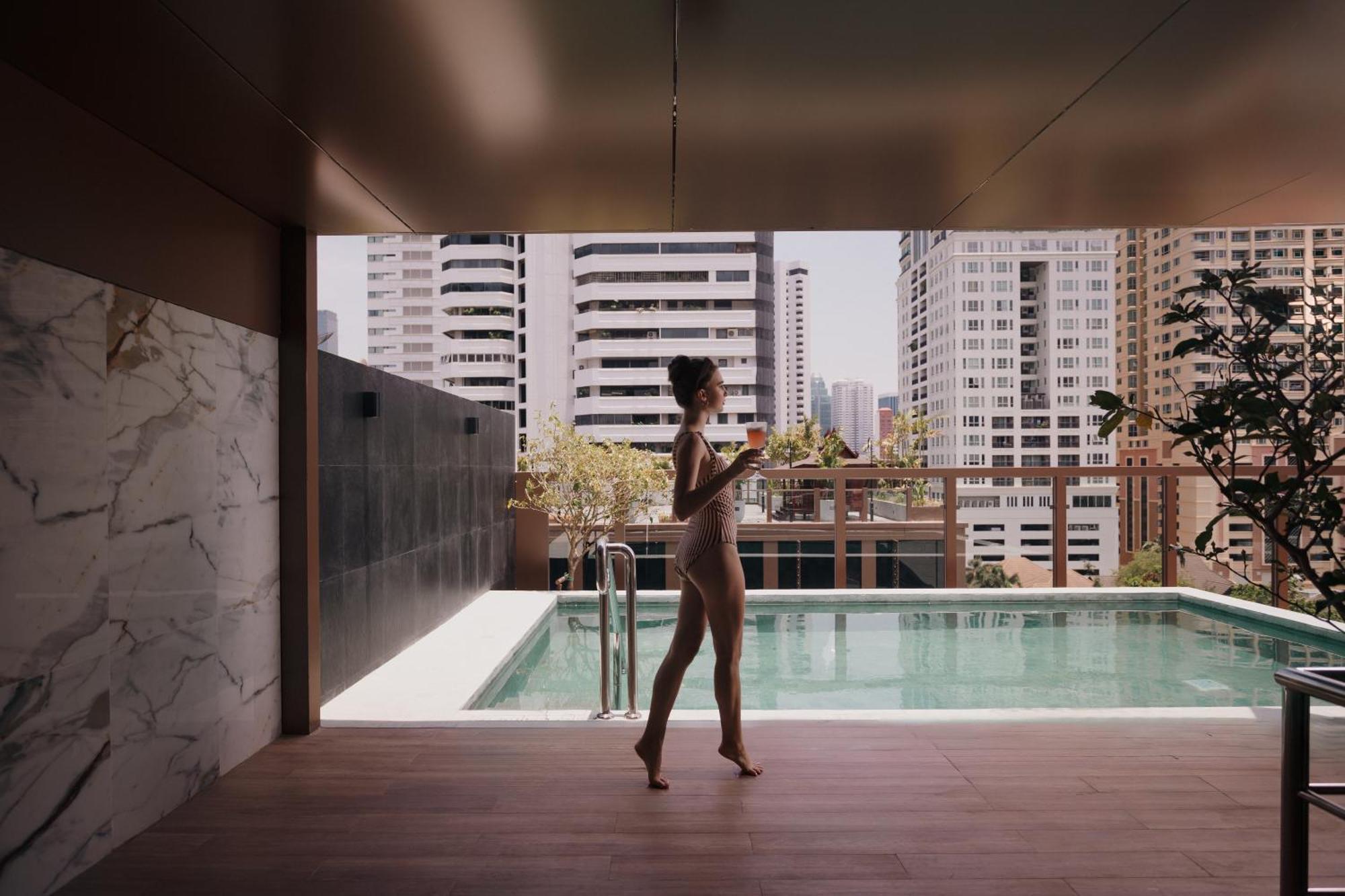 Nysa Hotel Bangkok Sukhumvit 11 Екстер'єр фото The rooftop pool at The Standard, Bangkok Sukhumvit