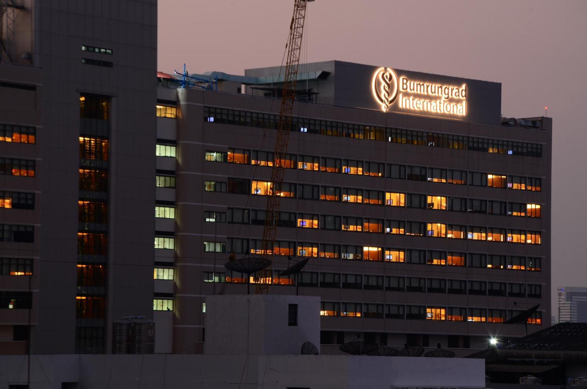 Nysa Hotel Bangkok Sukhumvit 11 Екстер'єр фото Bumrungrad International Hospital